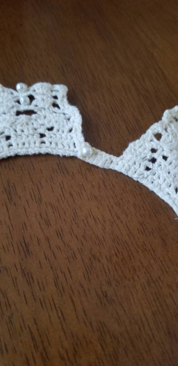 Vintage Crochet Pearl Collar  / Lace Necklace / C… - image 4