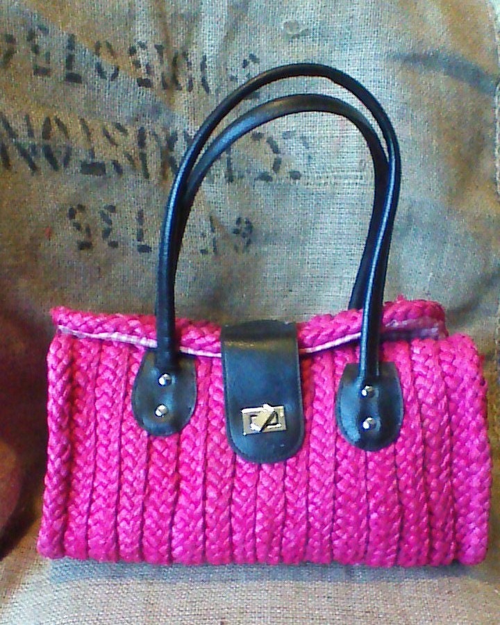 Vintage Straw HandBag / Fuchsia / Nylon Wicker Straw Woven Handbag
