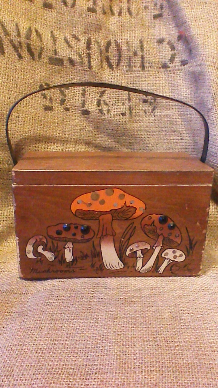 Vintage Box Purse / Enid Collins / Mushrooms / Original Box Bag / Wood Box  / Purse / Storage / Home Decor / Train Case / Jewelry Box