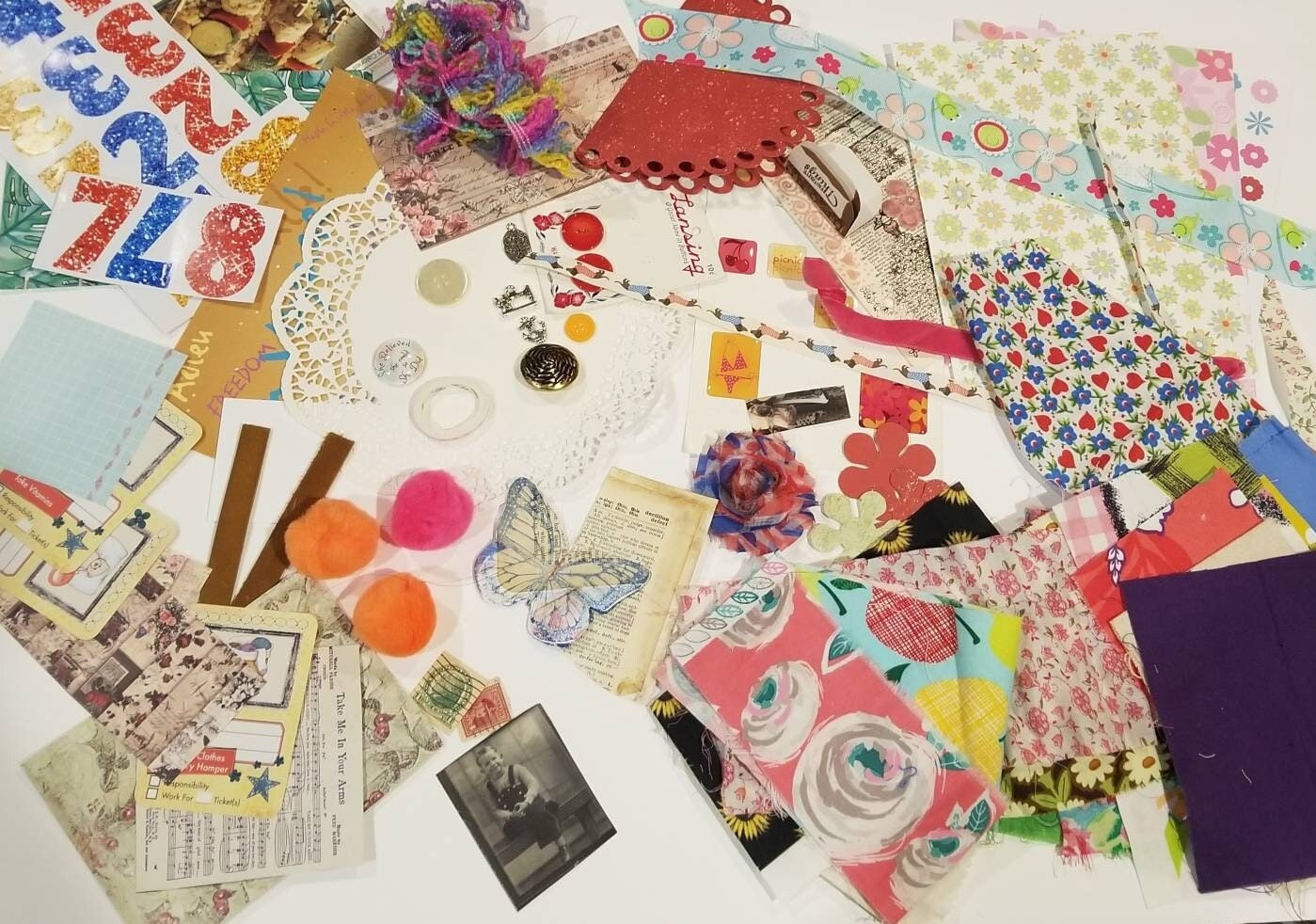 Junk Journal Bundle / Craft Scrappy Pack / Card Making Supplies /  Embellishments / Paper Crafts