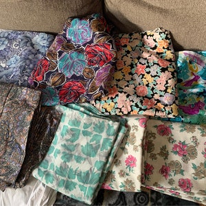 Floral Dressmakers Rayon/Polyester Yardage.  Wrinkle Free, Silky, Washable.  2+ yard remnants NOS from estate of professional seamstress.