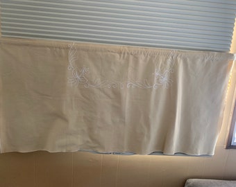 rideau lin cantonnière monogramme TB