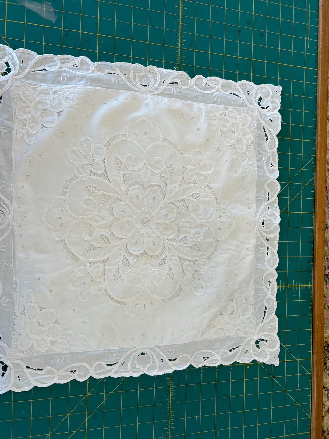 Battenburg CUTWORK White Lace Vintage Linen 15” Pillow Cover, Center ...