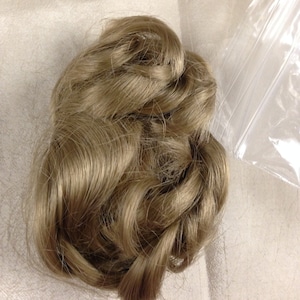 Darnel Baby DOLL WIG Honey Blonde Small Size 7.  Vintage NOS