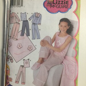 Girl/Girl Plus Lizzie McGuire Sleep Pants, Top, Knit Top, Slippers, Blanket.  Sizes 8 - 10 Simplicity #5358 Sew Pattern