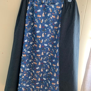 CAT THEME Skirt Large-XL Women&#39;s Cotton with Grey Swirls on Black Panels.  Easy to Wear.