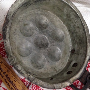 PRIMITIVE Copper EGG Skillet Pan, Tin Lined, Long Handle.
