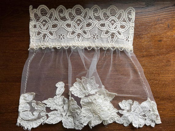 DAY CAP Ladies Victorian Bonnet. Repurposed Wedding Veil, Cream Floral True Vintage Laces, Pearls. Costume Civil War Era.