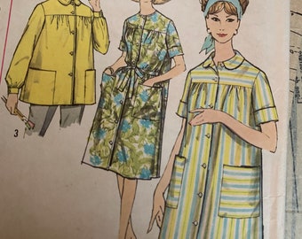 Misses Size 12 Bust 32 Vintage Dress, Duster, Smock. Easy to Wear House Dress. Simplicity #7542 Sewing Pattern.