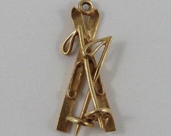 14K Pair Of Skis Charm