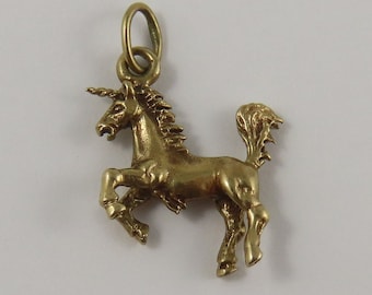 Ciondolo vintage in oro 10 carati con unicorno per braccialetto