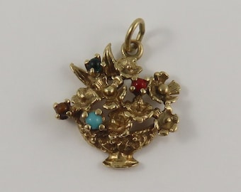 Cesto di fiori con pietre colorate Ciondolo vintage in oro 10 carati per braccialetto