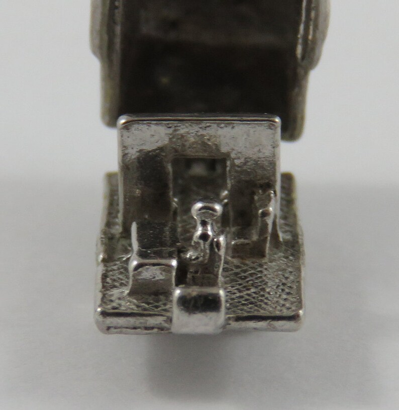 Nuvo Caravan Trailer Mechanical Silver Vintage Charm For Bracelet