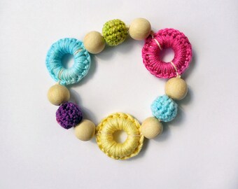 Baby teether bracelet, Breastfeeding bracelet, Crochet bracelet, Sling bracelet, Wooden beads, Nature materials, Hipoallerhenic, Shower Gift