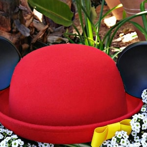 Minnie Mouse Hat • Womens Disneyland Hat • Red Cloche • Originele Disney Hat • Mickey Mouse Oren • Custom Disney Hat • Cadeau voor haar