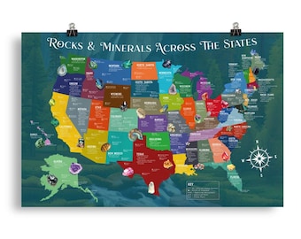Pode incluir: Um mapa colorido dos Estados Unidos, intitulado "Rocks & Minerals Across the States". Cada estado tem uma cor diferente e apresenta ilustrações de várias rochas e minerais. O mapa inclui uma rosa dos ventos e uma chave.