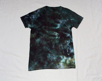 Adult medium tie dye shirt, trendy shirts, handmade tie dye, aesthetic shirt,  wearable art, boho tie dye, gift for hippy, tye dye shirt