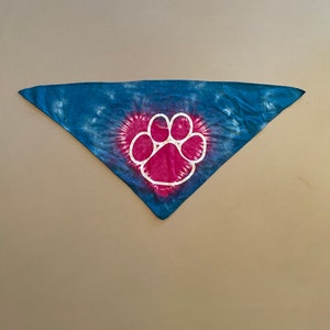 Triangle tie dye dog bandana, tye dye dog bandanna, gift for dog lover, furbabies fashion, furbaby fashion, puppy bandanna, gift for hippie