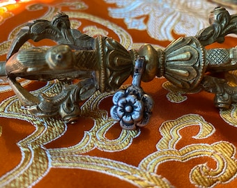 Flower Bhum Counter - Extra Large - 925 Sterling Silver - Antique Patina - Nepal 2023
