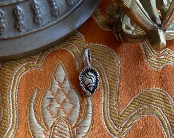 Conch Shell Bhum Counter Style #1 • Small • 925 Sterling Silver • Antique Style