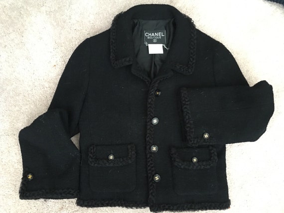 Vintage Black Chanel Tweed blazer Stunning