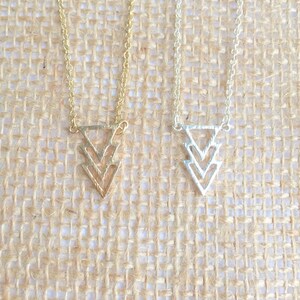 Collar de tres triángulos, collar de chevron, oro o plata
