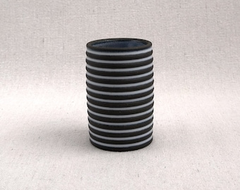 Vase en céramique noire - Cadeau fait main - Cadeau pour la maison - Décoration de table - Vase de fleurs en céramique noir et blanc (0199c39)