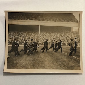 Press Photo Photograph Soccer Football 1933 Peruvian Team Arsenal v New Castle