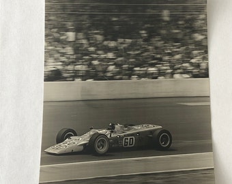 Vintage 1968 Indy 500 Joe Leonard STP Racing Car Photo Photograph Indianapolis