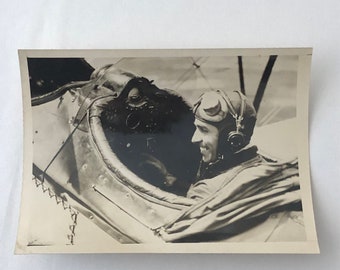 Press Photo Photograph Early Avaitor in Plane Cockpit Plane Aircraft Underwood