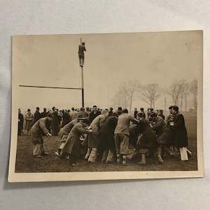 Zdjęcie prasowe Zdjęcie z meczu rugby w Londynie w Wielkiej Brytanii w 1932 r. Keystone Photo Hospital Cup