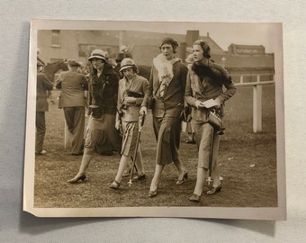 Press Photo Photograph Ladies at Horse Racing Edinburgh 1933 Underwood Photo