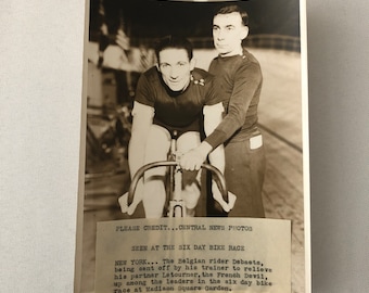 Press Photo Photograph Bicycle Racing Madison Square Gardens Bike Race