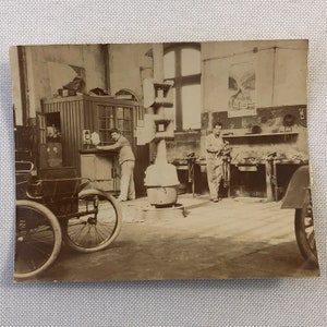 Antique Photo Photograph Print Men In Automobile Repair Shop Garage 1909 Italian
