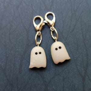 Halloween ghost stitch markers for knitting, crochet and crafts, novelty  stitch markers, autumnal knitting accessory
