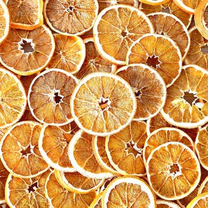 Getrocknete Orangenscheiben als Dekoration von Zitrusfrüchten