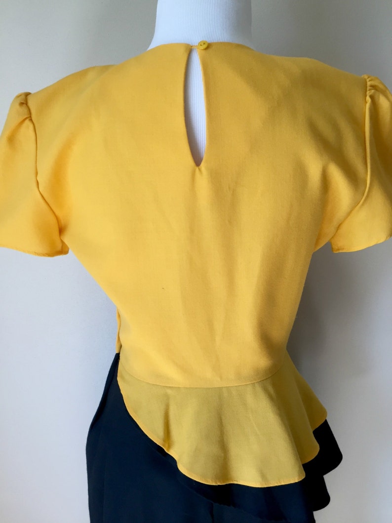 Navy Blue and Yellow Short Sleeve Dress with Ruffle, Vintage Vicky Vaughn Junior, Women's Small image 4