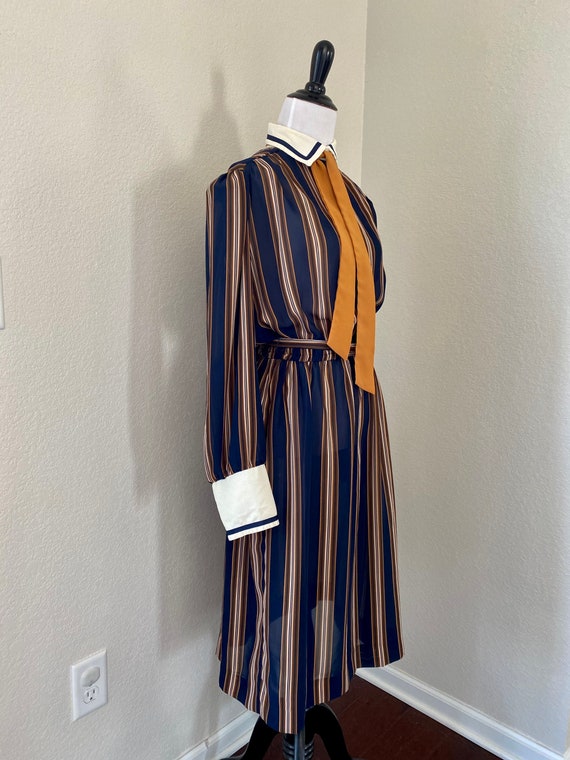 1970's Vintage Navy Blue and Brown Striped Shirtd… - image 4