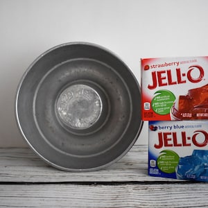 1930&#39;s Aluminum Enzo Jel Gelatine Dessert Mold | Vintage Kitchen Collectible | Small Bundt Pan