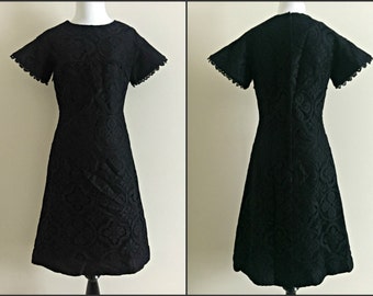 1950's Vintage Black Lace Cocktail Wiggle Dress / Size 4 Small / Pava Design