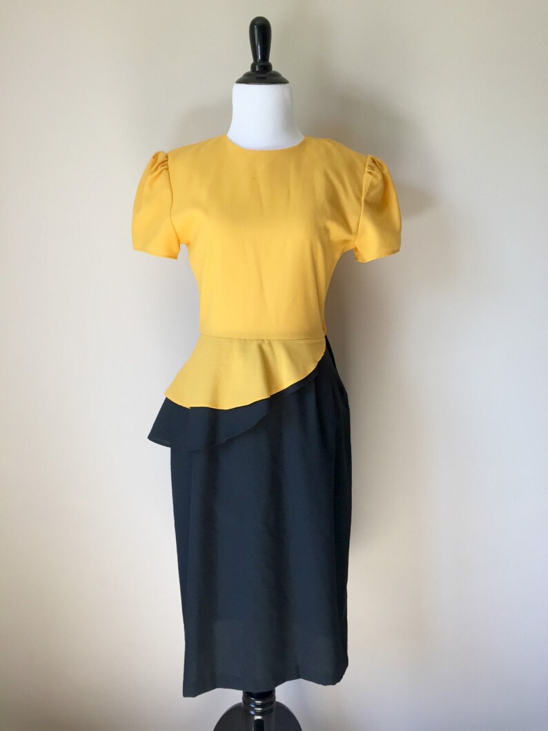Navy Blue and Yellow Short Sleeve Dress with Ruffle, Vintage Vicky Vaughn Junior, Women's Small image 2