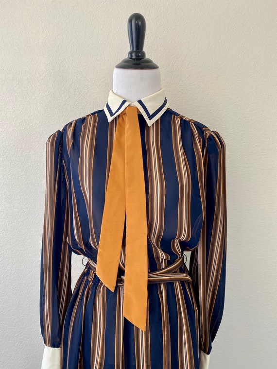 1970's Vintage Navy Blue and Brown Striped Shirtd… - image 5