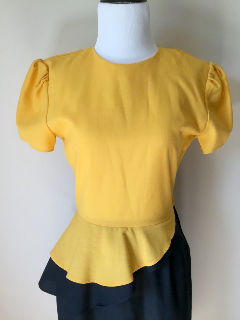 Navy Blue and Yellow Short Sleeve Dress with Ruffle, Vintage Vicky Vaughn Junior, Women's Small image 3