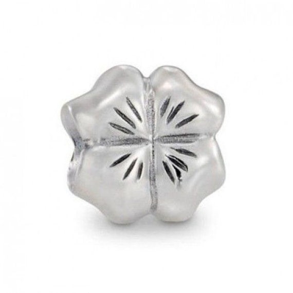 Four leaf clover store pandora earrings