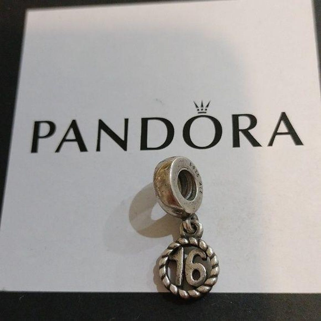 Pandora Sweet 16 Charm