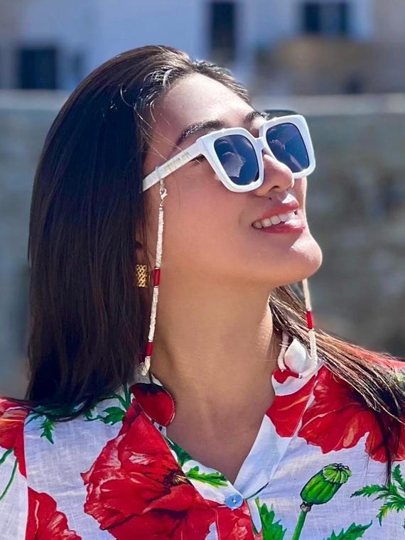18k Gold Red Coral Shell Beaded Sunglasses Chain: Luxury 3  display picture 1