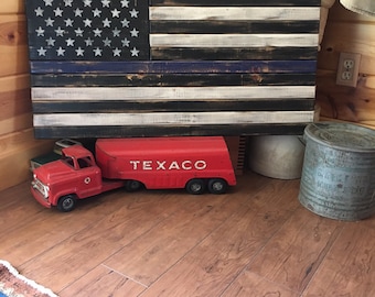 Rustic Wooden American Flag - Medium Thin Blue Line