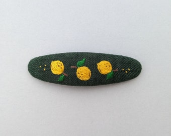 Barrette de cheveux motif citrons brodés à la main