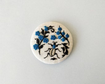 Spring pattern brooch - embroidery blue flowers