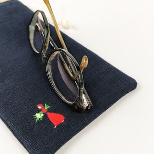 Glasses case, mobile phone cover, manual embroidery, suede lining image 4